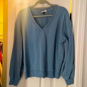 Universal thread sweatshirt